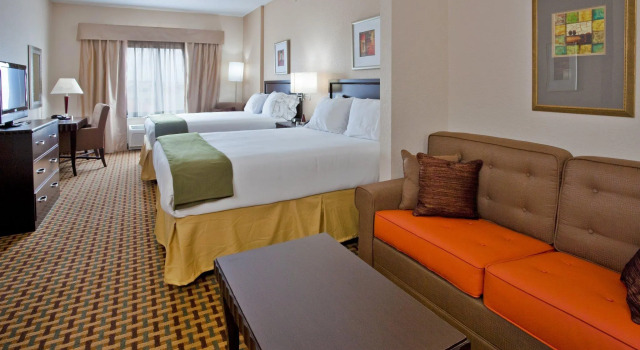 Четырёхместный люкс Holiday Inn Express Orlando-Ocoee East by IHG