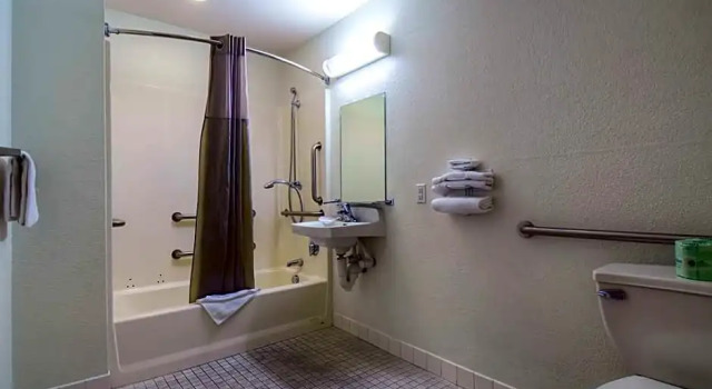 Четырёхместный номер Standard Motel 6 Las Vegas, NV - Boulder Highway