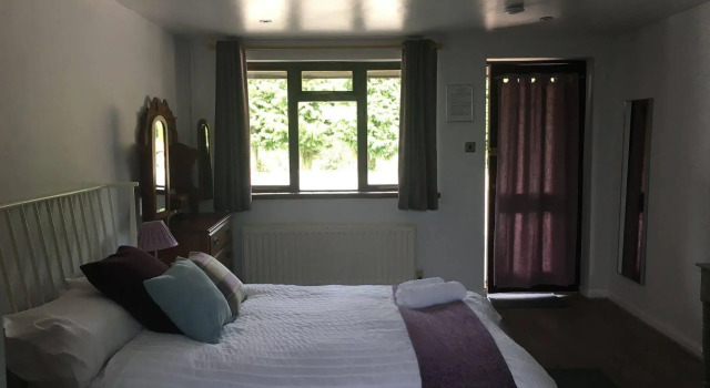 Pinewood Lodge