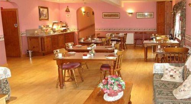 Hillview Lodge, Забронировать Отель Отели Арма 3 звезды, 3*