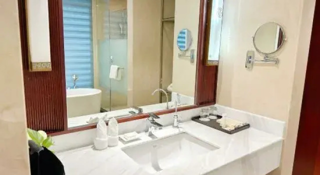 Люкс Business Zhenjiang Yiyuan Hotel