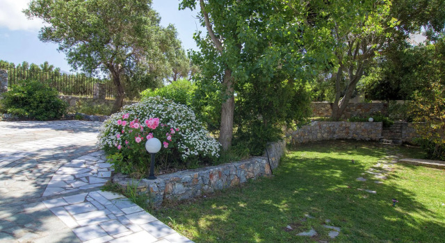 Вилла Villa in Lefkogia Crete With Swimming Pool