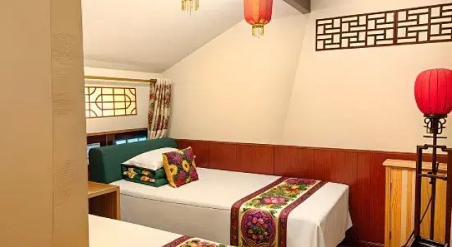 Трёхместный люкс Jade garden hotel