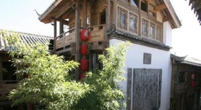 Lijiang Sifang Inn, Забронировать Отель Лицзян Юньнань, рядом с Улица Сквер-стрит Древнего города Даянь