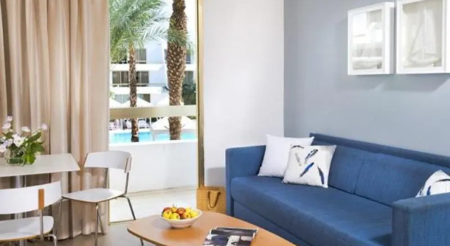 Habitación doble Estándar con vista a la piscina Astral Palma Hotel