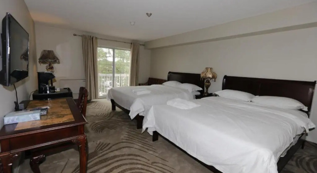 Четырёхместный номер Luxury Fullerton Manor Inn
