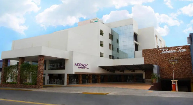 Tabasco Inn, Rezerwuj Hotel Hotele w Villahermosa z basenem, Basen