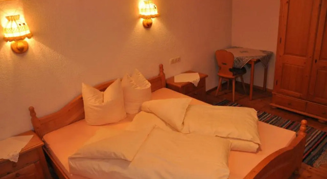 Haus Goldeck, Rezerwuj Hotel Hotele w Tyrol z parkingiem, Parking