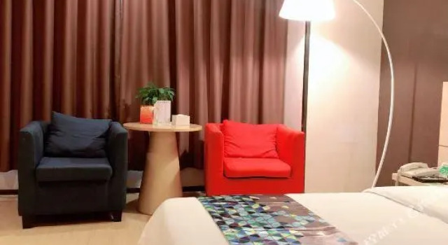 7 Days Premium Deyang Shenfang Plaza, Prenota Hotel Yinghua Deyang