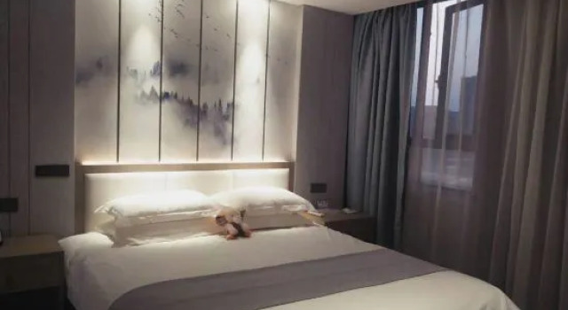 Suite A Balance Hotel