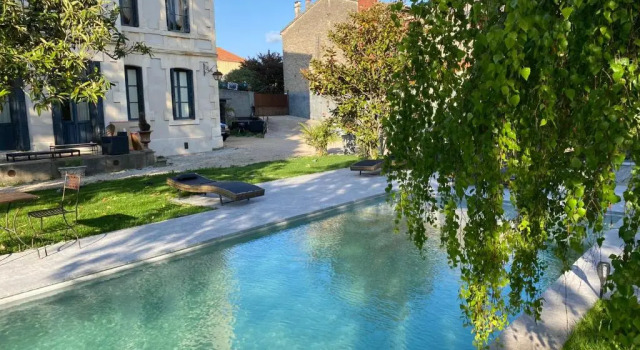 Номер Classic Demeure Saint Louis, Cité 10mn à pieds, PARKING Privé, BORNES 7,2 KW, AC, FULL WIFI