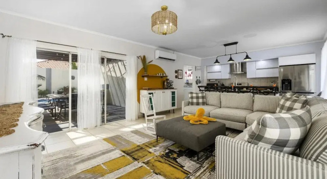 Beautiful 3br4ba Amazing Location w Private Pool, Varaa Hotelli Noord Aruba