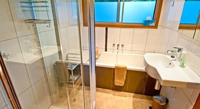 Seaview Retreat on Bruny Island, Book Hotel Adventure Bay Tasmania
