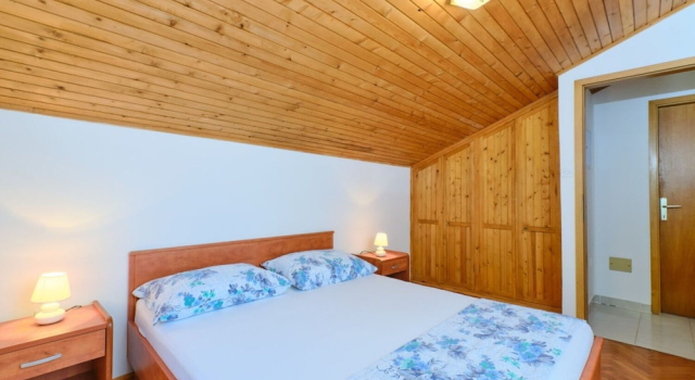 Apartment Luce, Забронировать Апартаменты/квартира Отели Мали-Лошиня с парковкой, рядом с Автобусный вокзал Mali Losinj, Парковка