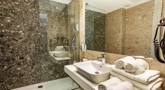 Двухместный номер Standard с частичным видом на море Akti Imperial Deluxe Resort & Spa Dolce by Wyndham