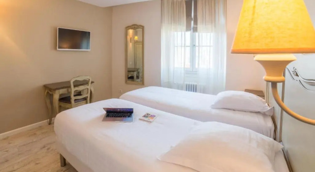 Двухместный номер Classic The Originals Boutique, Hôtel Les Poèmes de Chartres