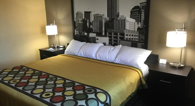 Номер Standard Super 8 by Wyndham Terre Haute