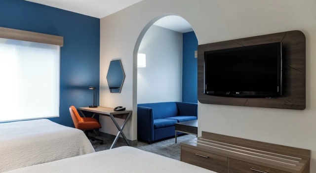 Четырёхместный люкс Holiday Inn Express Vancouver North - Salmon Creek by IHG