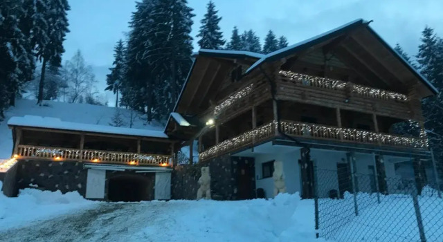 Cabana Repedea, Rezerwuj Dom wakacyjny Hotele w Carpathians - Romania z parkingiem, Parking