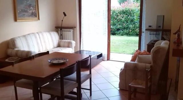 Holiday Home Villetta Al Lago Con Giardino, Prenota Hotel Hotel in centro a Mergozzo, hotel in centro a Mergozzo