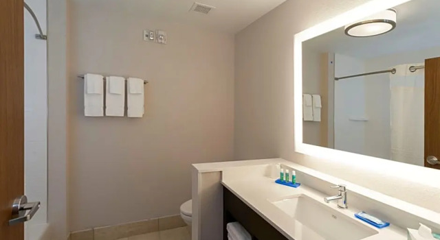 Люкс Holiday Inn Express & Suites Carlisle Southwest – I-81 by IHG