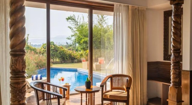 Номер Luxury The White Resort and Spa Pawna