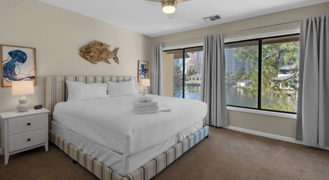 1/2 Mile to the Beach at Sandestin + Pool: Lake Views at Beachwalk Villas, Rezerwuj Apartament Miramar Beach Emerald Coast