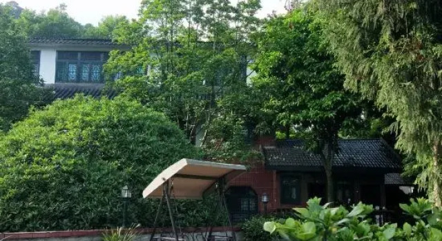Heming Shanzhuang Yangyiju Hotel, Boek Hotel Hotels in Chengdu met parkeren, Parkeren