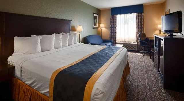 Четырёхместный номер Standard с балконом Best Western Richland Inn Mansfield