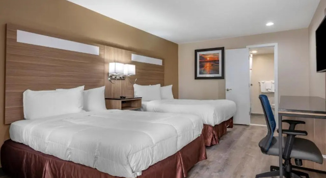 Четырёхместный люкс Rodeway Inn Oceanview