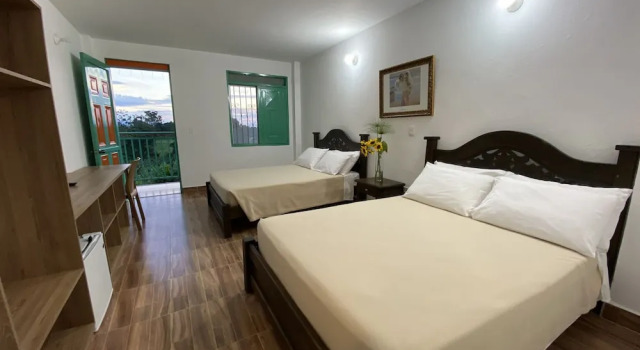 Трёхместный номер Standard с балконом Hotel Campestre Paraiso Cafetero