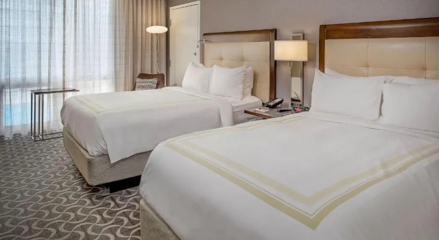 Четырёхместный номер Standard Marriott St. Louis Airport