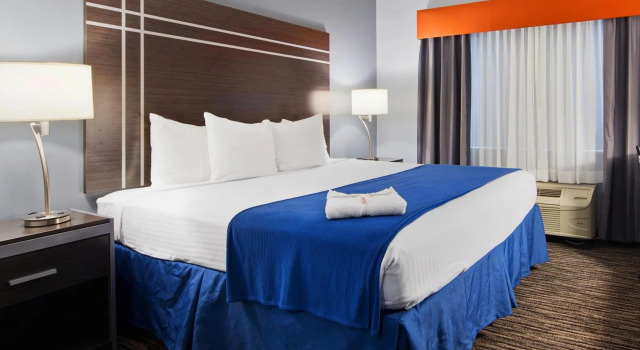 Двухместный люкс c 1 комнатой Best Western Elkhart Inn & Suites