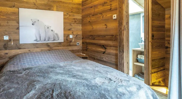 Chalet Chaleureux - 1 Ch - 4 Pers - Terrasse - Parking - FR-1-437-75, Забронировать Шале Виллы Овернь-Рона-Альпы, Вилла