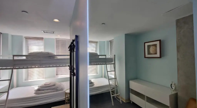 Номер Superior U Street Capsule Hostel