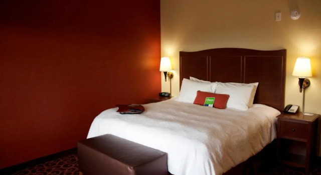 Студия Hampton Inn & Suites Watertown