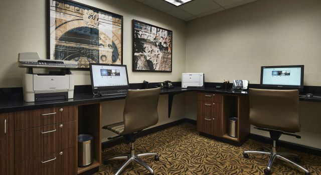 Embassy Suites by Hilton Washington DC Chevy Chase Pavilion, Забронировать Отель Northwest Вашингтон