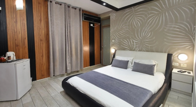 luxury suites, Забронировать Отель Отели Тверия с парковкой, рядом с Marina, Парковка