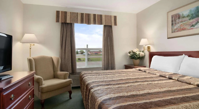 Люкс Travelodge by Wyndham Stony Plain