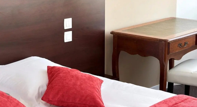 Номер Standard Logis Hôtel-restaurant Le Grand Cerf