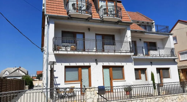 Família Apartmanház, Prenota Hotel Hotel a Western Transdanubia con piscina, Piscina