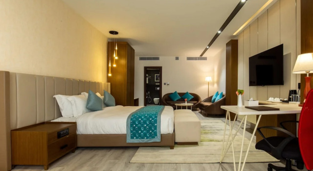 Полулюкс Indreni Suites Hotel