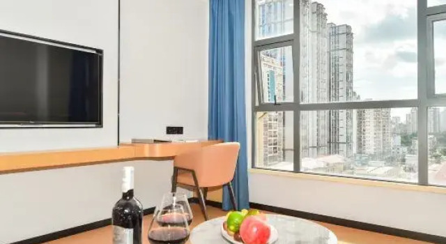 Люкс Comfort Taiying International Grand Hotel (Dongxing City High-Speed Railway Station Erqiao Port)