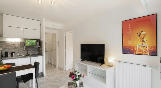Appartement 2 pièces au calme proche Martinez avec parking privé, Забронировать Апартаменты/квартира Апартаменты Канн, рядом с Galerie Alexandre Leadouze, Апартаменты/квартира