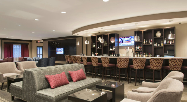 DoubleTree by Hilton Schenectady Downtown, Rezerwuj Hotel Hotele w Schenectady z parkingiem, Parking