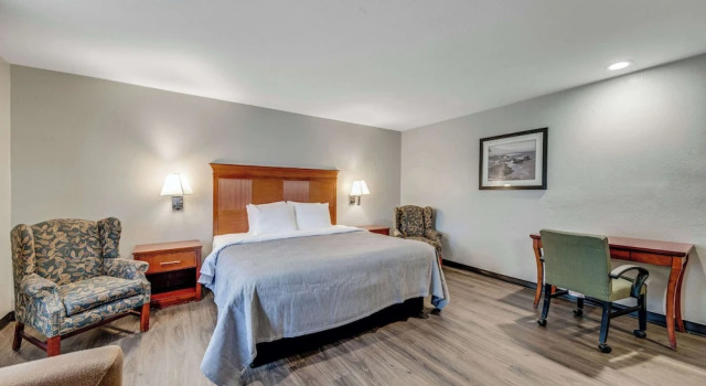 Двухместный люкс с балконом Quality Inn Santa Cruz Downtown Area