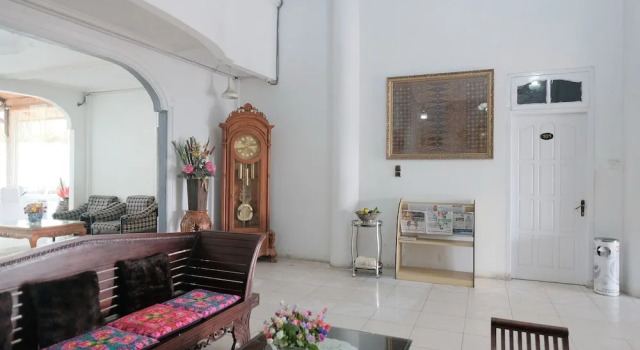 RedDoorz near RSUD Kolonel Abundjani Bangko, Book Hotel Bangko Sumatra