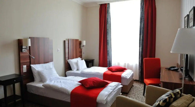Номер Standard Corner Hotel & Kávéház