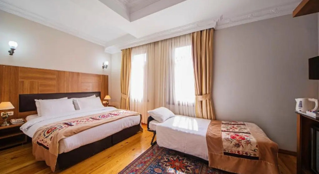 Трёхместный номер Hippodrome Hotel