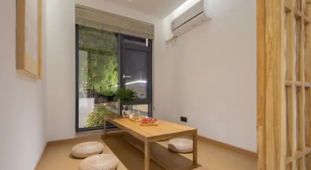 Floral Hotel·Jiuhua Mountain Underbloom Homestay, Book Hotel Hoteller i Chizhou med pool, Swimmingpool